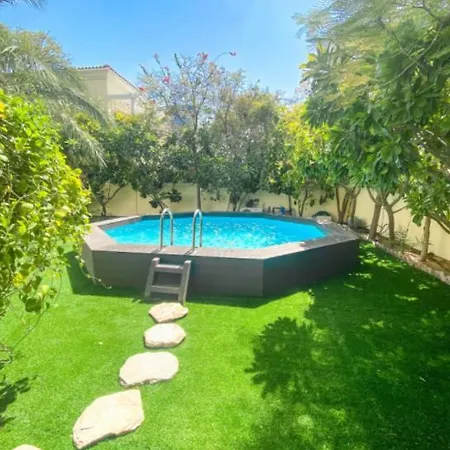Stylish Apartment Near Trendy Attractions In Beyoglu *